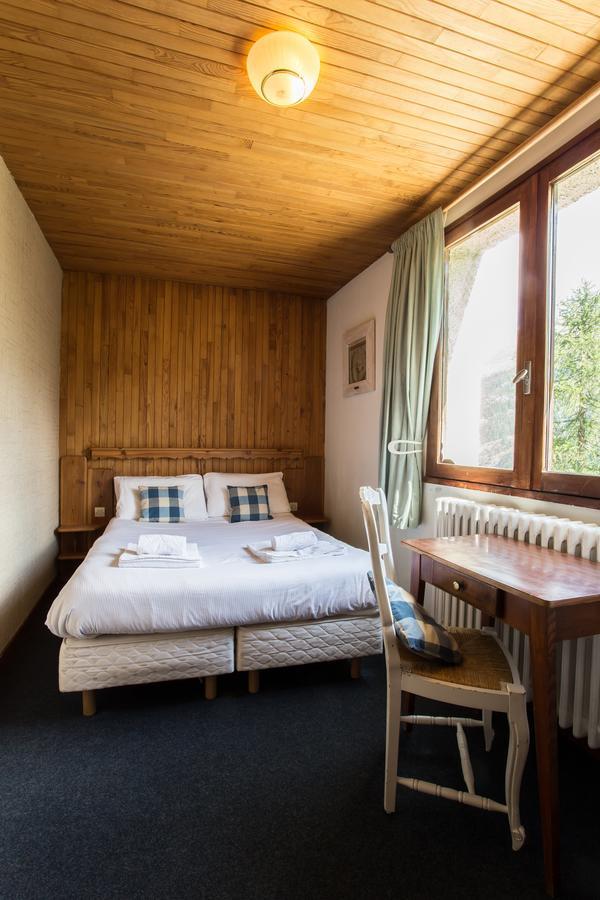 Bed and Breakfast Chalet Les Melezes Тинь Экстерьер фото