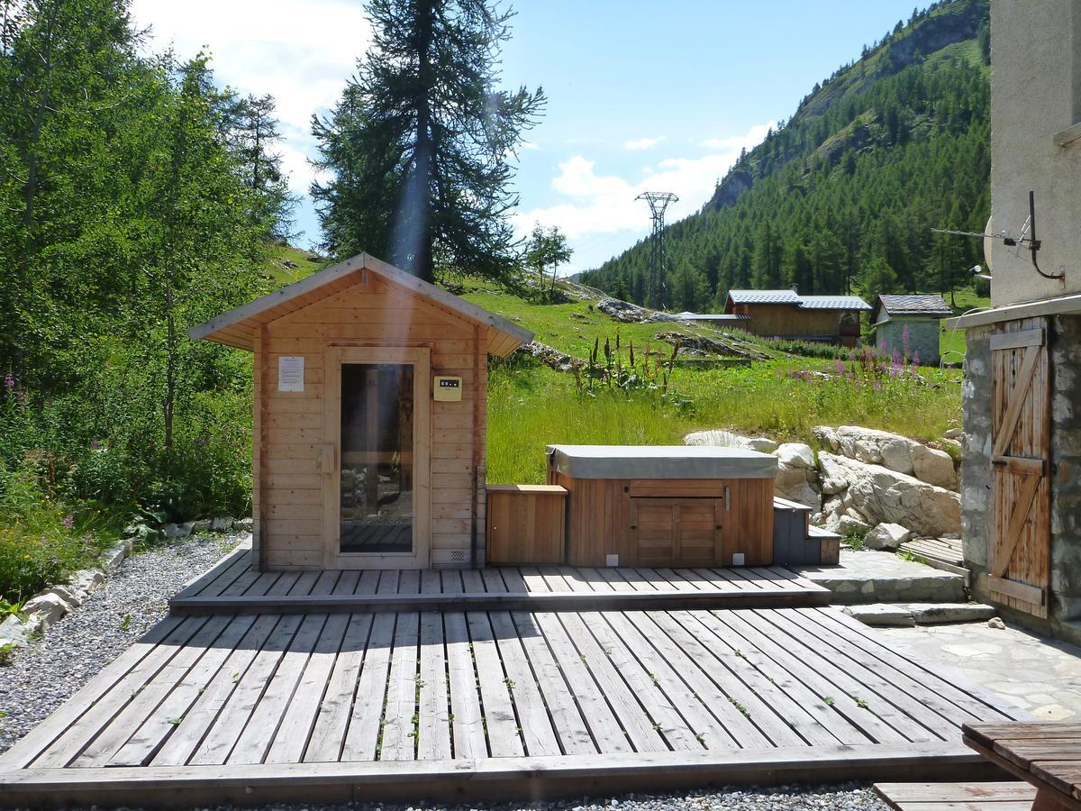 Bed and Breakfast Chalet Les Melezes Тинь Экстерьер фото